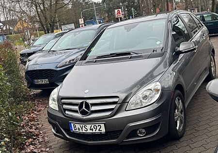 Mercedes-Benz B 180 BlueEFFICIENCY -