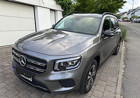 Mercedes-Benz GLB 250 4MATIC DCT -