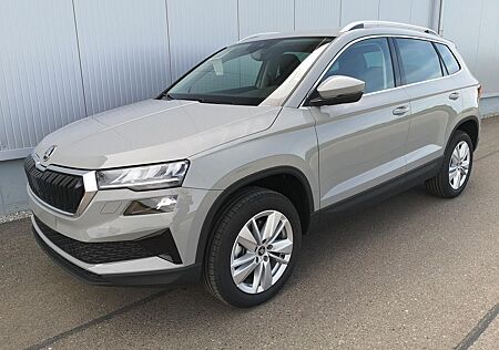 Skoda Karoq Selection 2.0 TDI DSG 4x4 GV5 AHK 17 11...