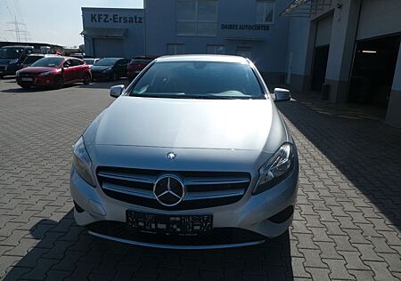 Mercedes-Benz A 180 A -Klasse BlueEfficiency Kamera,Navi