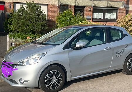 Peugeot 208 1.2 Active 82 VTi Acti