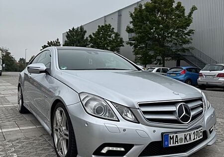 Mercedes-Benz E 350 Coupé CGI AMG PAKET KEYLESS GO