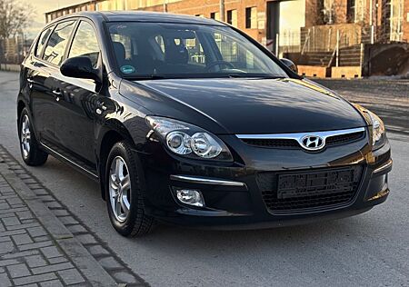 Hyundai i30 CW blue 1.6 Style