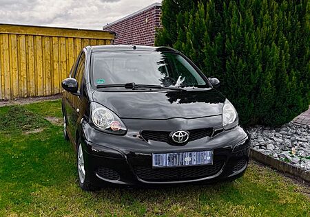 Toyota Aygo (X) Aygo (X) 1,0-l-VVT-i -