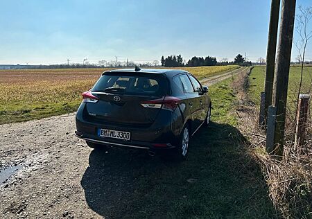 Toyota Auris Team Deutschland 1,2-l-Turbo S/S Team ...
