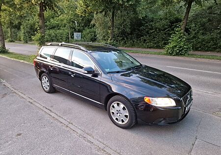 Volvo V70 Kombi Summum*1HD*8FACHBEREIFT*