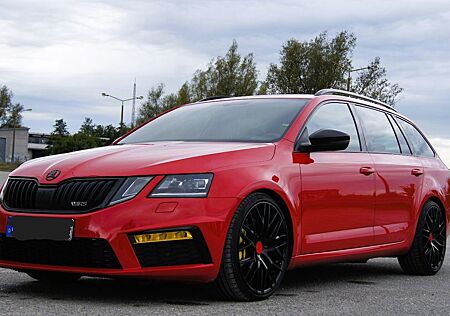 Skoda Octavia 2.0 TSI DSG RS Combi AHK/Temp./LED