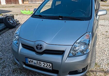 Toyota Corolla Verso 2.2-l-D-4D -