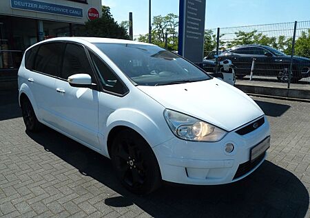 Ford S-Max Titanium