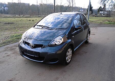 Toyota Aygo (X) Aygo " AUTOMATIK", RENTNERFAHRZEUG, TÜV usw NEU.