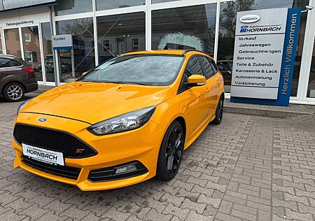 Ford Focus Turnier ST 2.0 184kW wenig Km