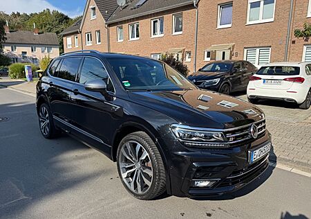 VW Tiguan Allspace Volkswagen 2.0 TDI R-Line 4MOTION 7-Sitzer