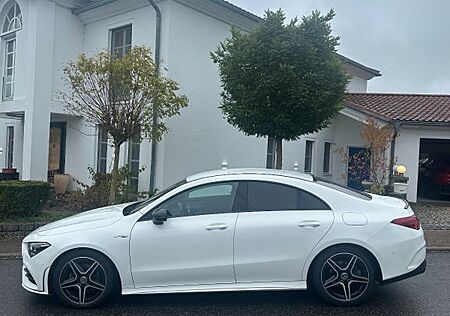 Mercedes-Benz CLA 180 Coupé - AMG Paket