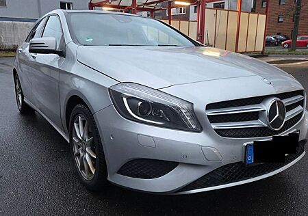 Mercedes-Benz A 250 Mercedes A250 Urban 211 PS, BJ. 2014, 172.000 km