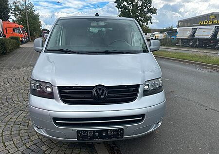 VW T5 Transporter Volkswagen Bus Multivan Highline