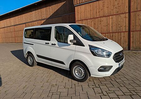 Ford Transit Custom 9 Sitzer