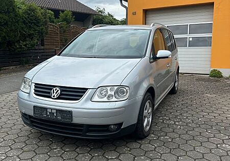 VW Touran Volkswagen Highline DSG Xenon Tempomat