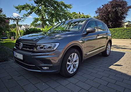 VW Tiguan Volkswagen 2.0 TDI DSG 4MOTION Highline Active Info