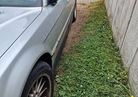 BMW 735i A -