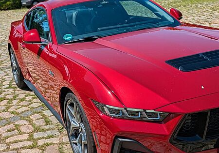 Ford Mustang 5.0 Ti-VCT V8 GT Auto GT 8-fach bereift