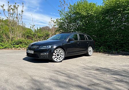 Skoda Octavia 2.0 TSI DSG RS 230 Combi RS DSG ACC AHK