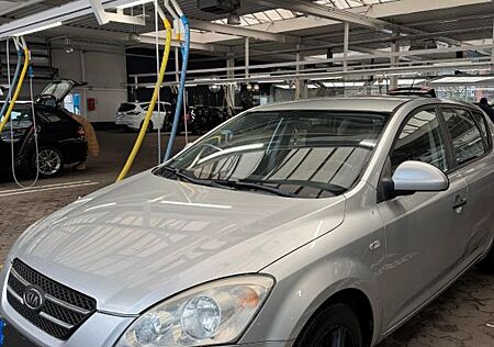 Kia Cee'd / Ceed 1.4 CVVT LX Top Star Top Star