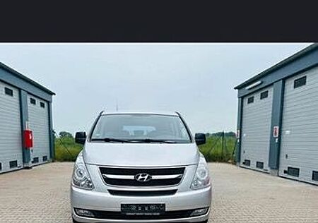 Hyundai H-1 Starex
