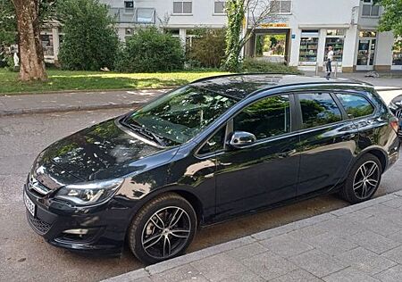 Opel Astra Sp. T. 1.6 CDTI eco Exklusiv 81 S/S 97...