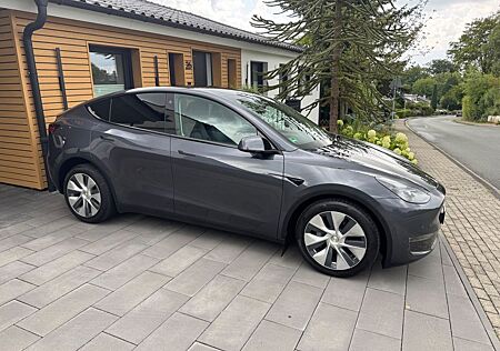 Tesla Model Y Long Range Anthrazit Dual Motor AWD