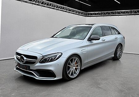 Mercedes-Benz C 63 AMG C 63 S AMG Carbon*Keramik*Voll