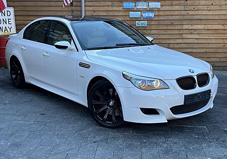 BMW M5 V10 SMG Xenon HUD Schiebedach Leder