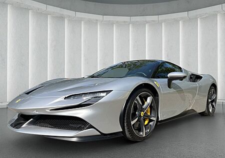 Ferrari SF90 gebraucht kaufen Ferrari SF90 Stradalle Two Tone/Carbon/Racing Seats