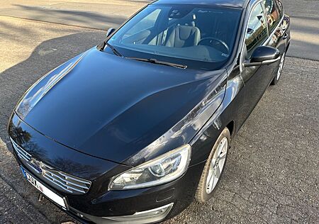 Volvo V60 D4