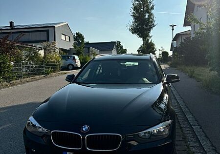 BMW 318d Touring F31 TÜV neu PDC hinten + vorne
