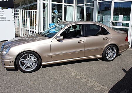 Mercedes-Benz E 55 AMG - Leder/PDC/Glas-Schiebedach