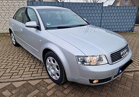 Audi A4 2.0 Automatik* Service & Tüv Frisch * Navi *