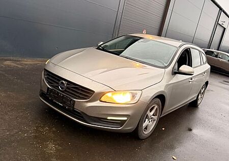 Volvo V60 Kombi Kinetic 2,0 Aut