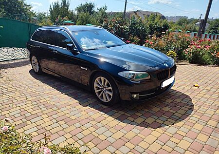 BMW 525d F11 Voll StauPilot Leder Pano Stand&SitzH T