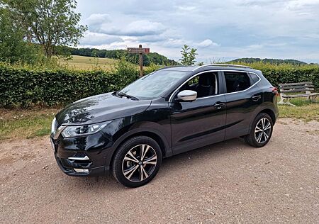 Nissan Qashqai 1.3 DIG-T MHEV 158PS N-Connecta N-Co...