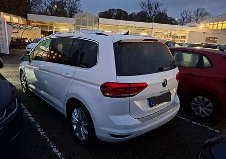 VW Touran Volkswagen 2.0 TDI SCR DSG Highline Highline