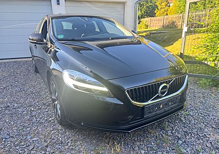 Volvo V40 T2 Geartronic Momentum | SHZ | Navi | LED |