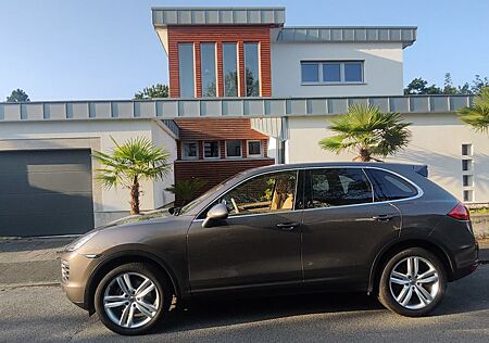 Porsche Cayenne Diesel 2. Hand -wenig km- Scheckheft