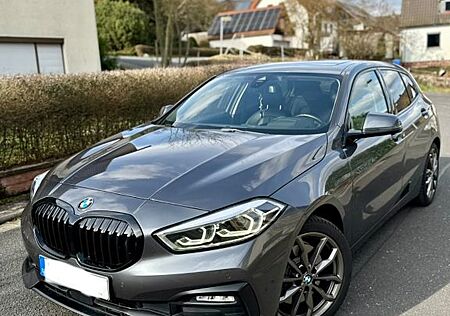 BMW 120d Sport Line LED Navi Pano AHK