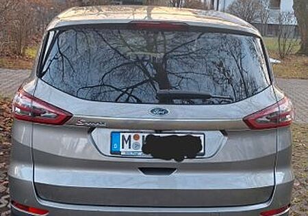 Ford S-Max 2,0 TDCi 132kW Titanium PowerShift Tit...