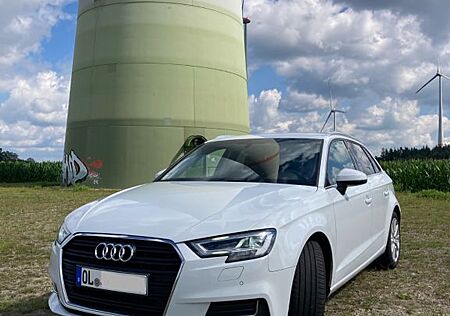 Audi A3 30 g-tron S tronic Sportback -