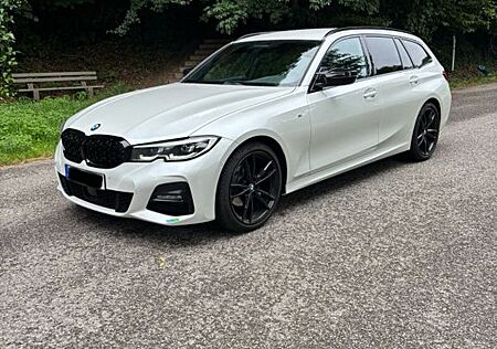 BMW 320d xDrive Touring M Sport,Harman Kardon