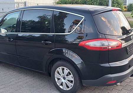Ford S-Max 2,0 TDCi 120kW Titanium Panorama 7 Sitze