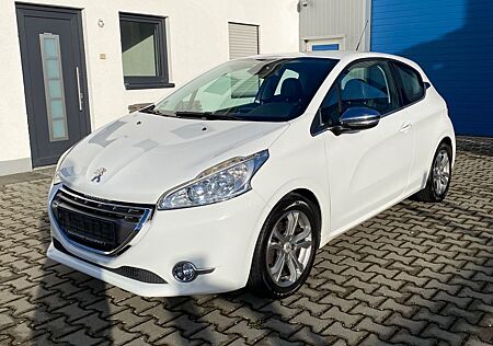 Peugeot 208 Allure*GARANTIE*Leder*Klima*8x bereift*Bluet