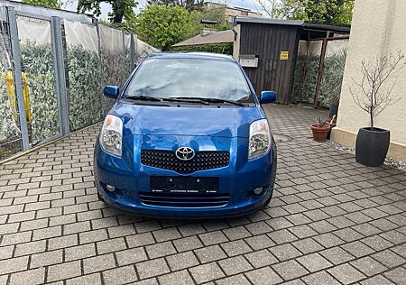 Toyota Yaris Travel 1Jahr Garantie