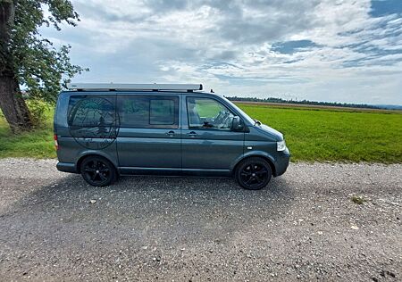 VW T5 Multivan Volkswagen Highline Campingbus / viel Zubehör